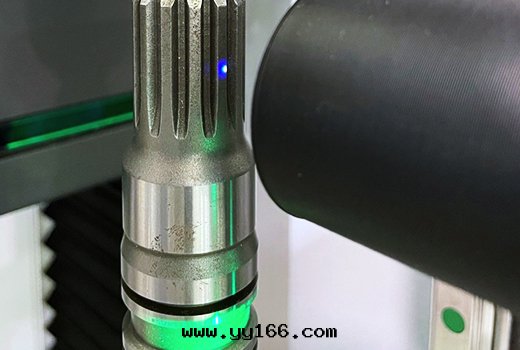 VICIVISION TECHNO系列用(yòng)于圆(yuán)柱(zhù)形零(líng)件(jiàn)的(de)光(guāng)学測量(liàng)機(jī)